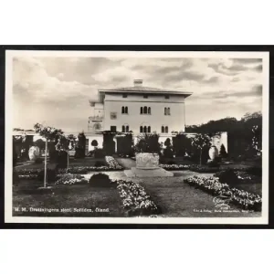 H.M. Drottningens slott, Solliden, Öland, Skrivet - KV 8 Köp nu
